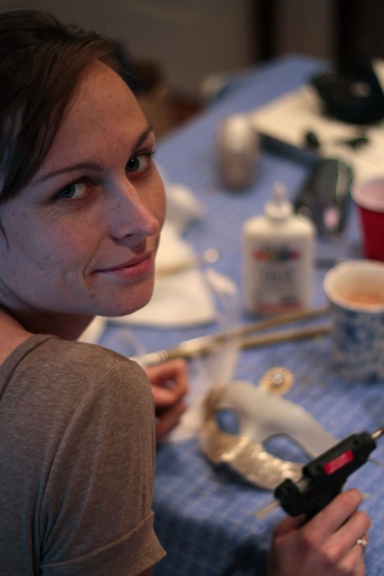 Masquerade mask DIY - craft from Christmas Ornaments