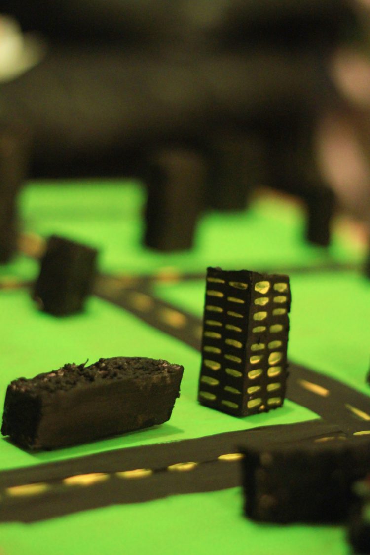 Paper Mache Dinosaur Mask DIY (T-rex costume) Paper Mache Dinosaur Mask DIY (T-rex costume)