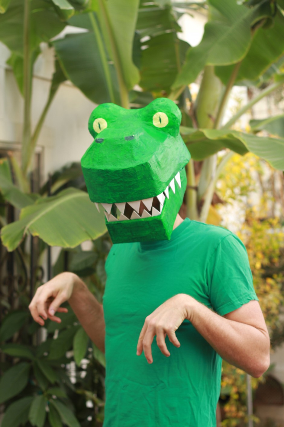 Papier Mache Dinosaur Mask DIY: T-rex costume Papier Mache Dinosaur Mask DIY: T-rex costume